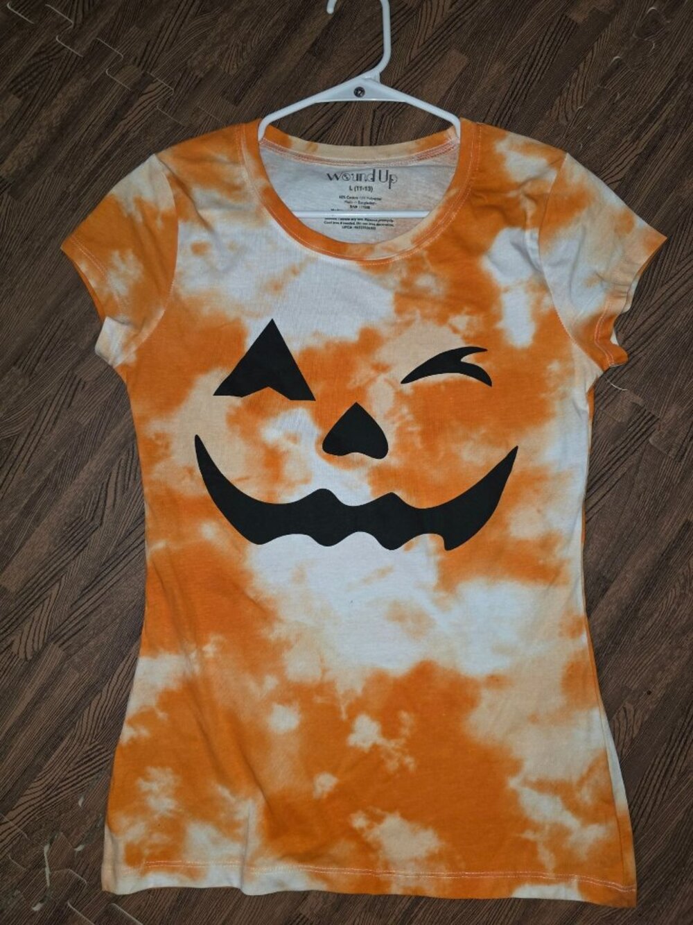 Wound Up Womens Large Tie-Dye Pumpkin Face T-Shirt Orange & White Halloween Grap